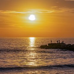 portugal-caparica-surfwg-wavetours-sunset-fischer-dorf