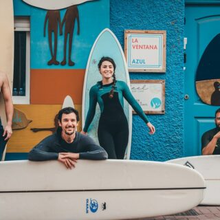 spanien-kanaren-gran-canaria-surfhostel-wavetours-surfschool-crew-min