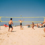 frankreich-moliets-18plus-wavetours-surfcamp-beach-volleyball-good-vibes