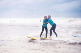 frankreich-moliets-18plus-wavetours-surfcamp-beginner-surfkurs-happy-good-vibes-surfgirls