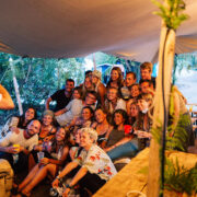 frankreich-moliets-18plus-wavetours-surfcamp-friends-good-vibes-party-gaeste