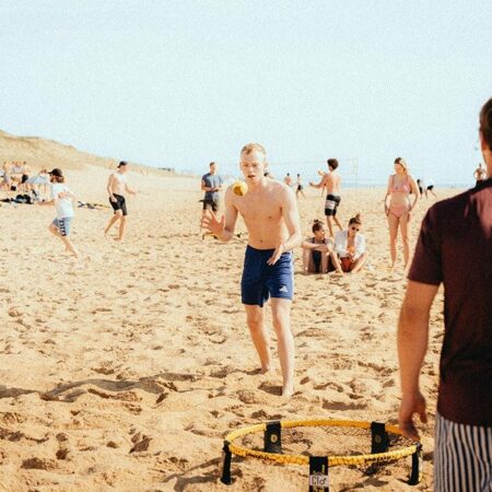 wavetours-frankreich-seignosse-endless-summer-surfcamp-roundnet-spikeball-min