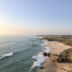 wavetours-portugal-milfontes-family-surfen-coastline-alentejo-min